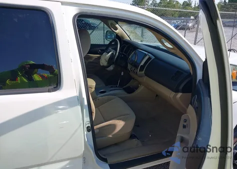 2010 Toyota Tacoma Prerunner V6 из США, поврежденный, VIN 3TMJU4GN7AM091977